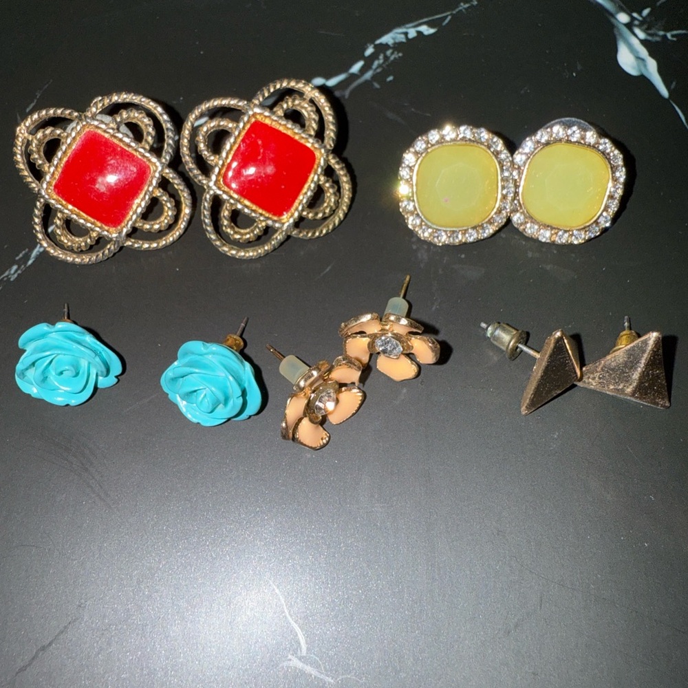 Chic Red and Gold Earring Set